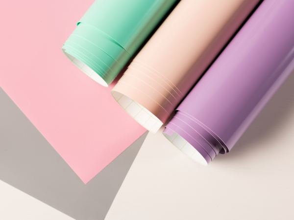 Rollos de vinilo Cricut en negro, dorado y estampados